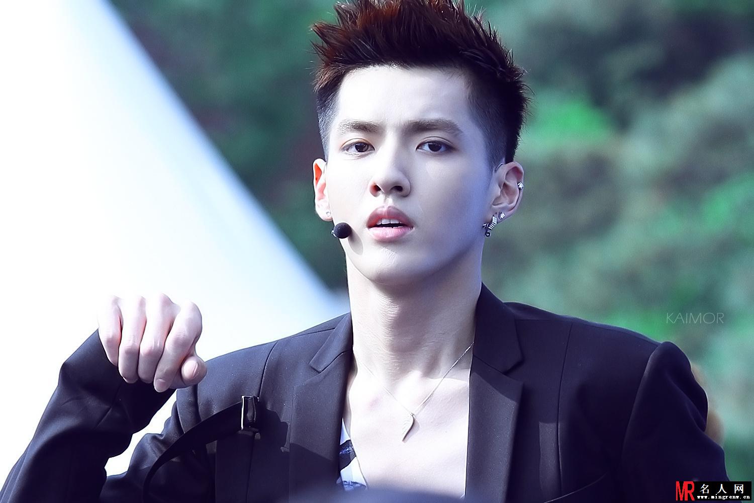 2013年EXO景福高中公演吴亦凡图片 队长帅气阳光(1)