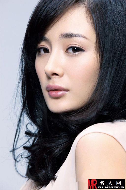 杨幂2013《BQ》高清写真 演绎小资轻熟女(1)