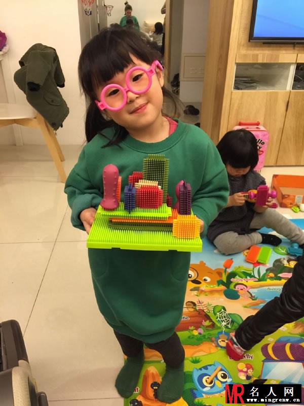 《爸爸回来了》唐志中jason女儿蜜蜜香香生活照(1)