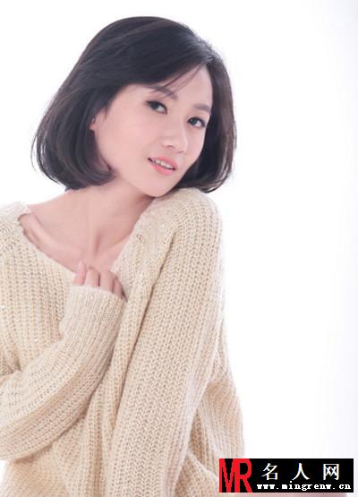 罗忆楠清纯写真曝光 慵懒与俏皮并存(1)