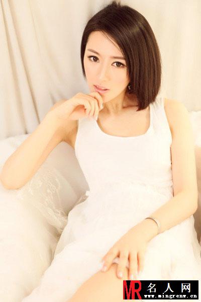单薇夏日清爽写真 清新短发优美迷人(1)