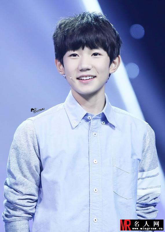 TFBOYS王源《中国文艺》 粉嫩脸蛋惹人爱(1)
