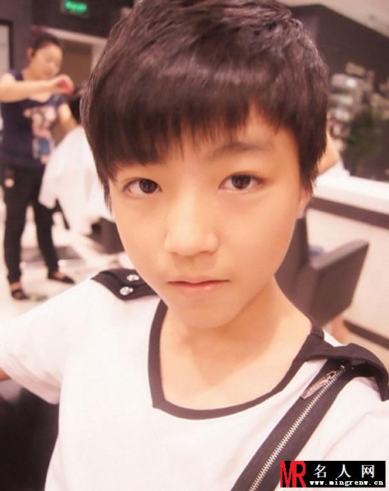 TFBOYS王俊凯2013年青涩生活照集(1)