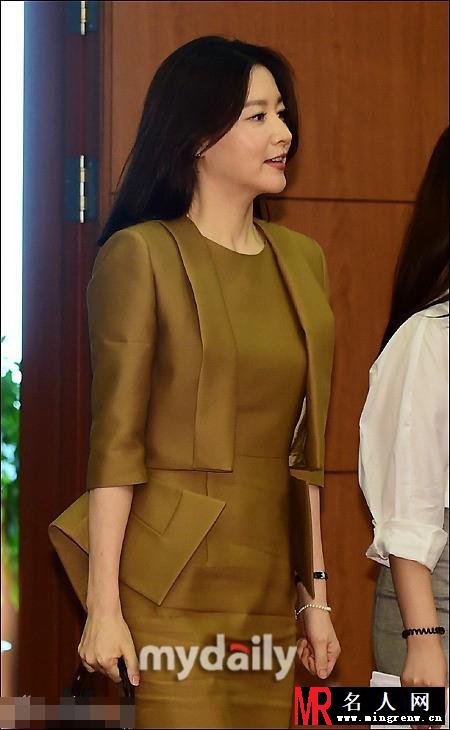 李英爱担任外交形象大使 气质优雅迷人(1)