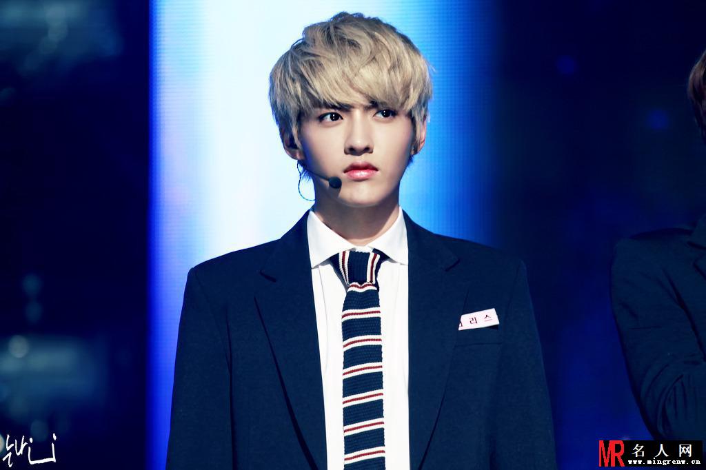 2013年Seoul K-pop Choice吴亦凡帅气现身首尔 天使颜神引爆现场高潮(1)