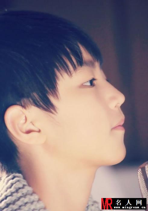 TFBOYS王俊凯2013年青涩生活照集(1)