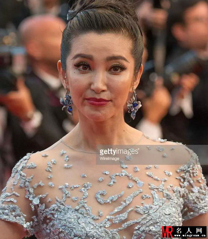 “明星都是骗人的！”前方高能爆出女星未PS照毁你三观(1)