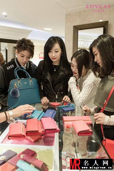 F（X）宋茜代言lovcat品牌包包写真(1)