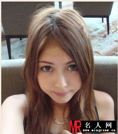 周杰伦新娘昆凌被曝整容前照片遭网友吐槽：惨不忍睹(1)