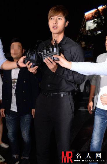 韩国演艺圈多事之秋 逃税车祸性丑闻(1)