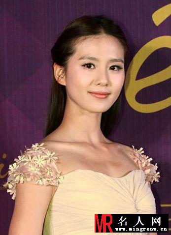 杨幂唐嫣 图揭女神那些惨不忍睹的过去(1)