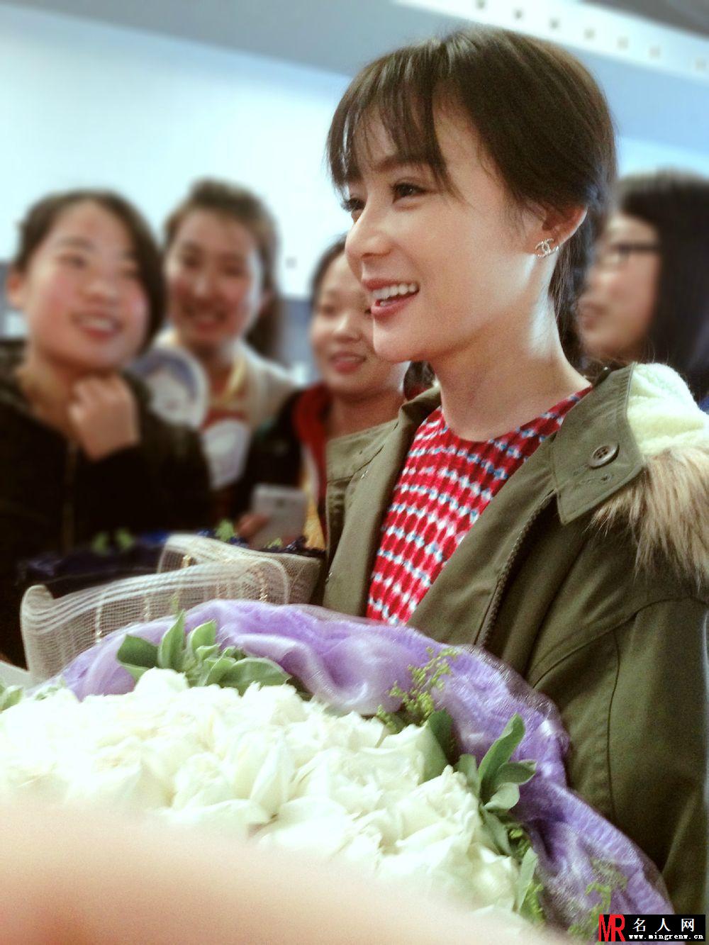 袁姗姗代言游戏 蓝装造型霸气冷冽COS角色(1)