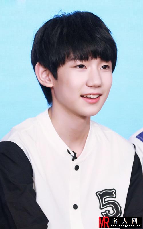 TFBOYS王源生活照 笑容甜美样子乖巧可爱(1)