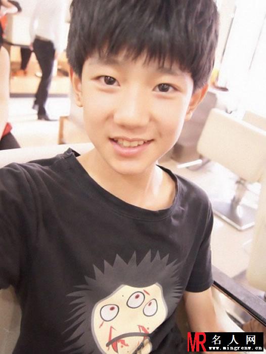 TFBOYS王源2013年下半年可爱卖萌生活照集(1)