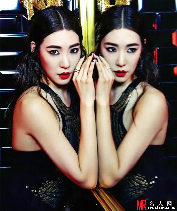 女时代成员Tiffany妖艳写真 性感红唇诱惑十足(1)