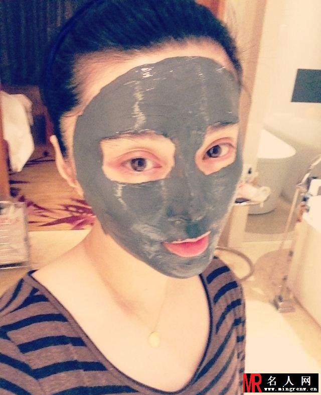 范冰冰自晒素颜照 范爷变熊猫眼超搞笑(1)