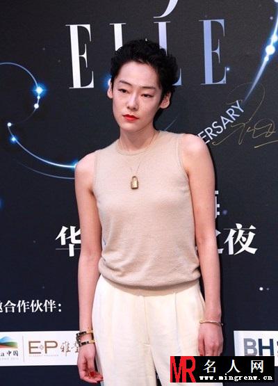 成龙杨幂陈赫等明星亮相《华谊兄弟ELLE之夜》(1)