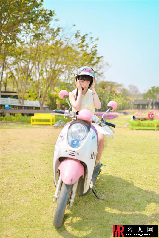 武大校花黄灿灿夏日糖果写真 恬静清纯最青春(1)