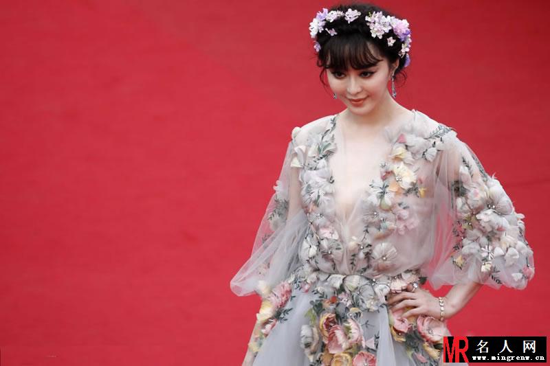 范冰冰薄纱深V亮相戛纳 宛如花仙子(1)