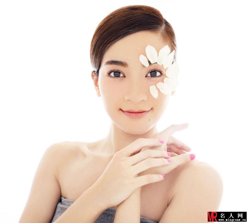 李晟美妆写真 精致妆容优雅迷人(1)