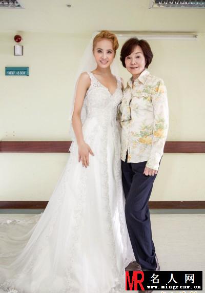 蔡依林热吻林心如 女女激吻脸红心跳(1)