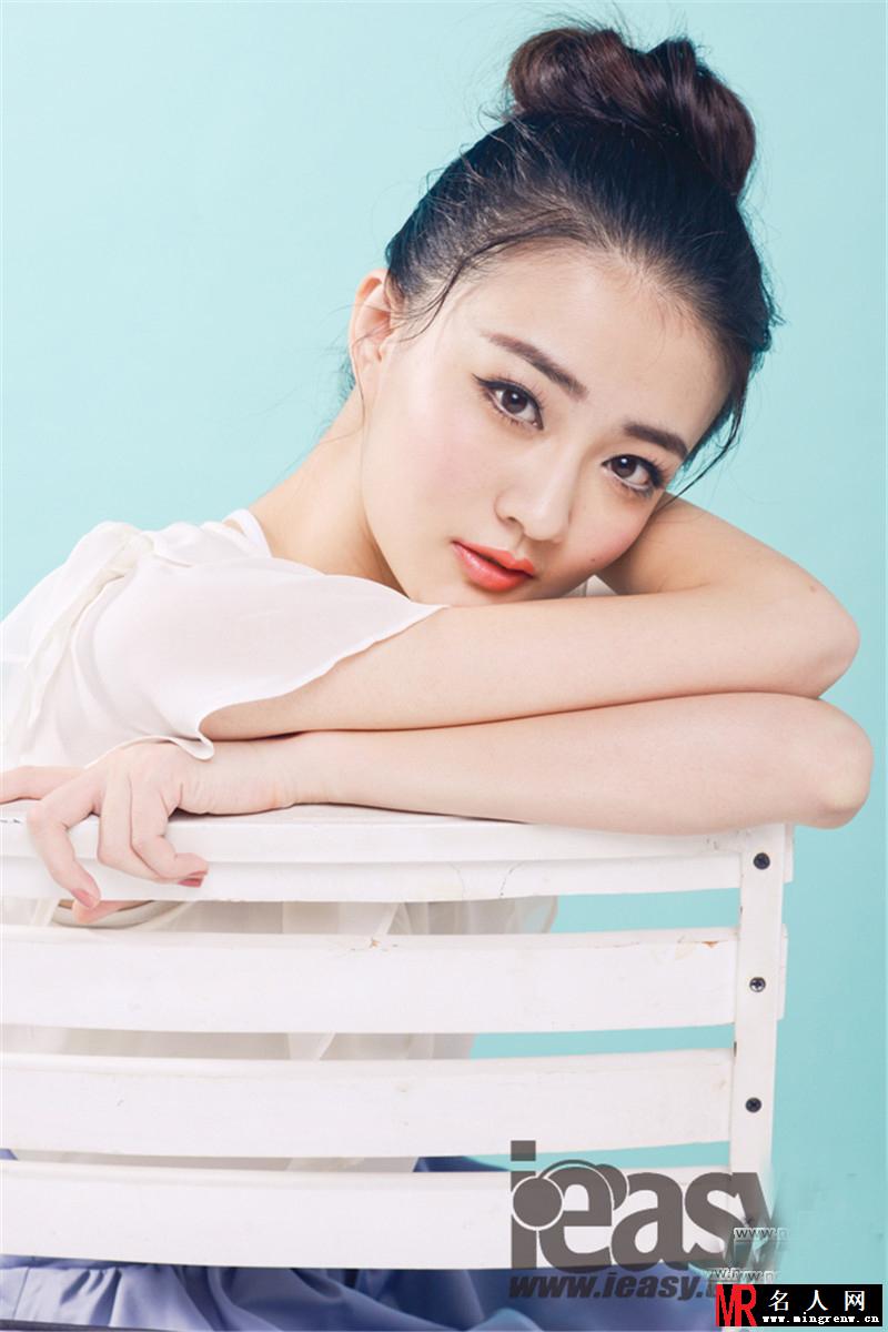 徐璐时尚写真曝光 休闲夏季装甜美可爱(1)