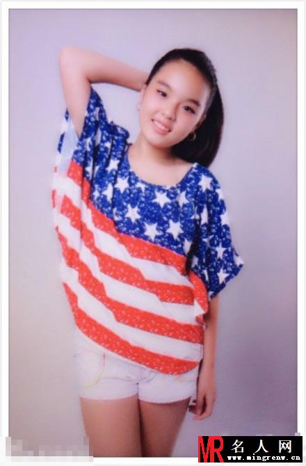 李咏女儿女大十八变 助阵世界杯青春靓丽(1)