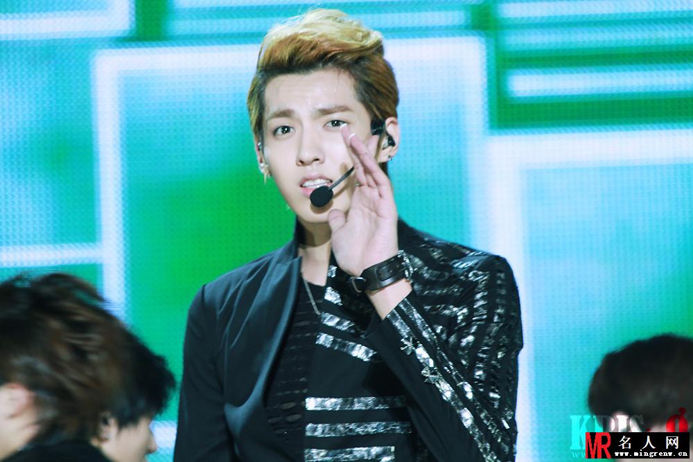 2012年EXO韩国亚洲之星现场吴亦凡图片 帅气颜值爆表(1)