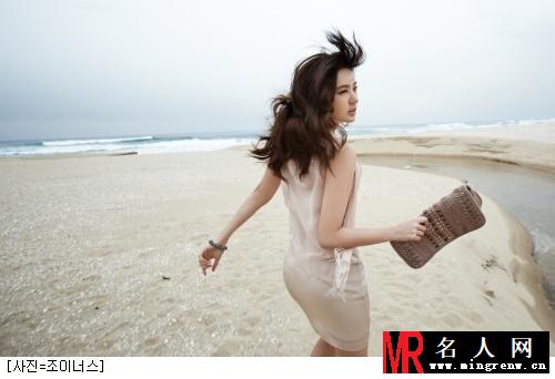 尹恩惠海边拍摄广告写真 清新靓丽犹如邻家女孩(1)