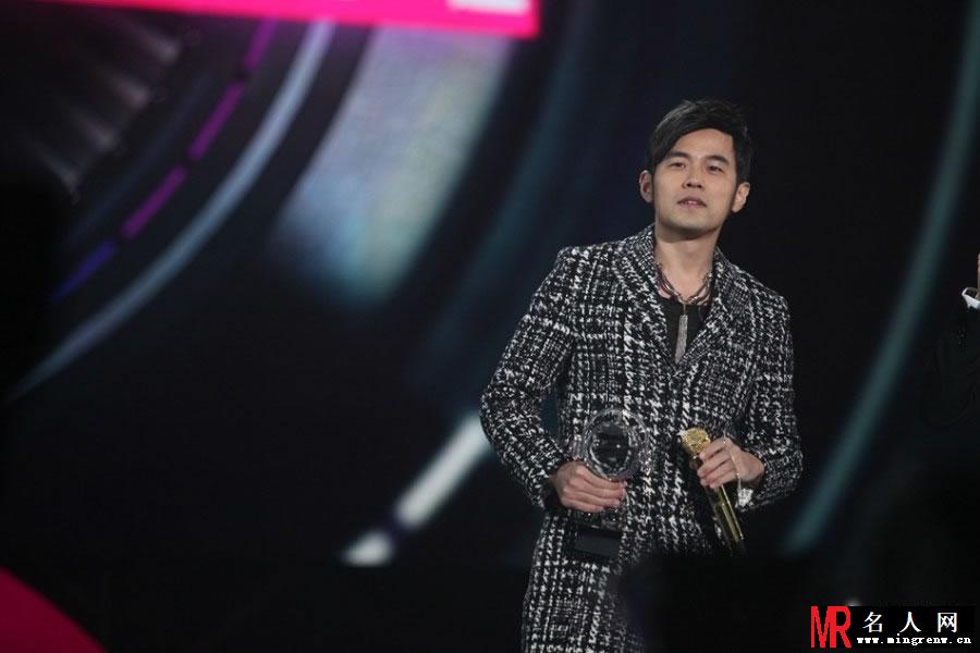 群星齐聚音乐盛典 周杰伦演唱歌迷喊昆凌(1)