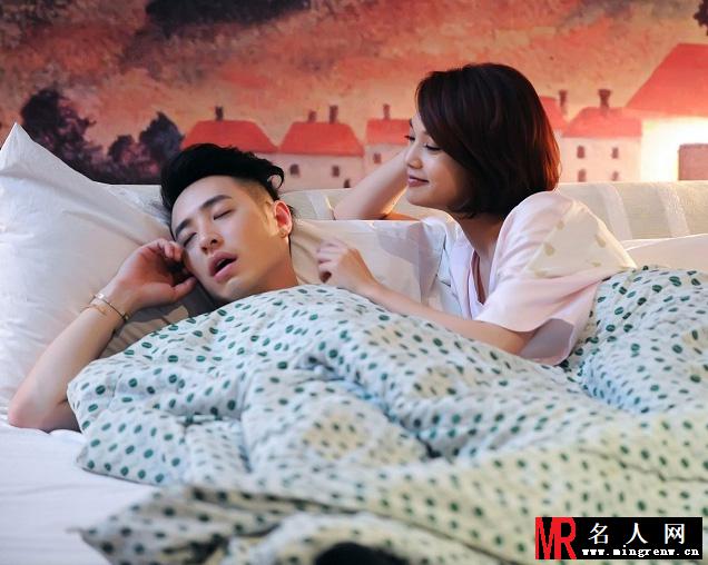潘玮柏MV花絮曝光 搭档杨丞琳挑战唯美床戏(1)