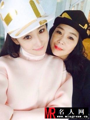 明星母女照大盘点 李小璐貌不如母亲(1)
