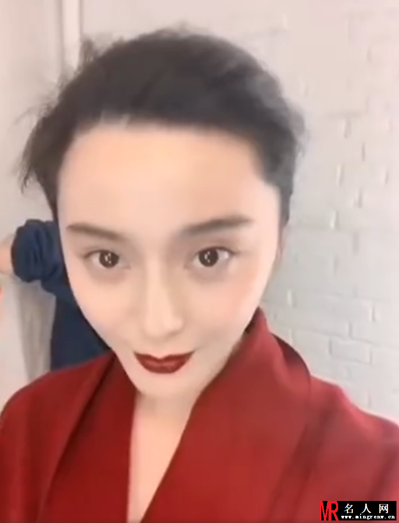 范冰冰最新自拍 烈焰红唇很美艳(1)