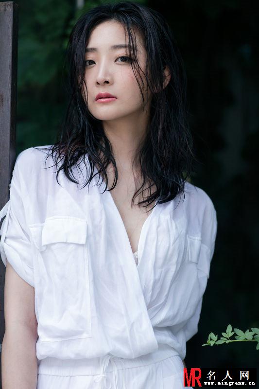 苑子艺性感写真 大秀白色肌肤(1)