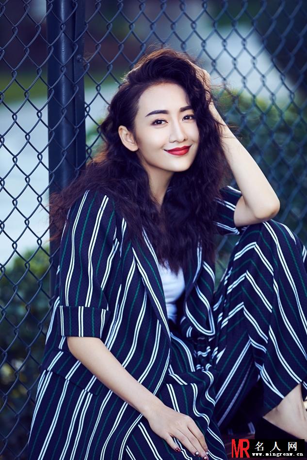 王鸥封面大片曝光 美得干净利落(1)