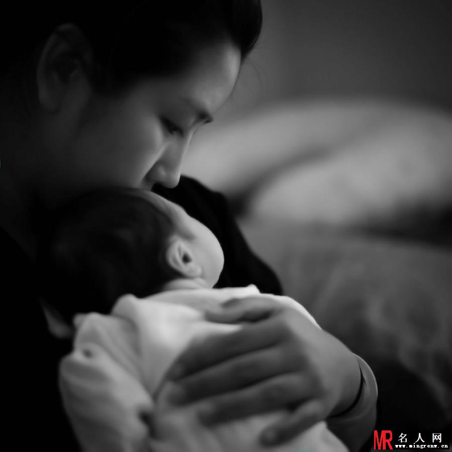 何洁女儿宝妹首度曝光 乖巧可爱场面温馨(1)