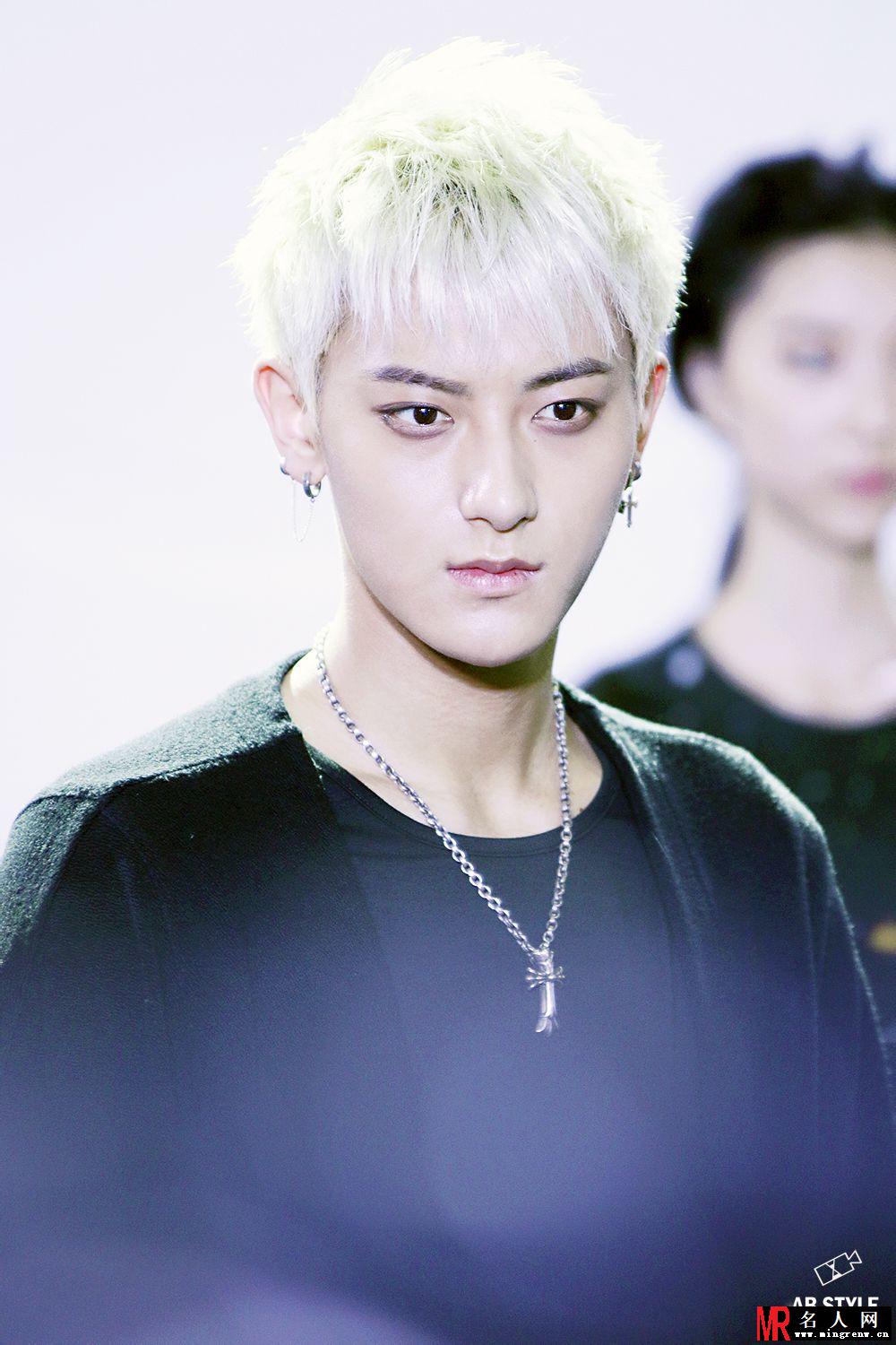 2014年7月EXO现身FASHION CADE活动现场帅气时尚黄子韬图片(1)