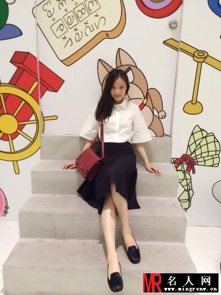 倪妮北京之旅生活照 女神邂逅蓝胖子(1)