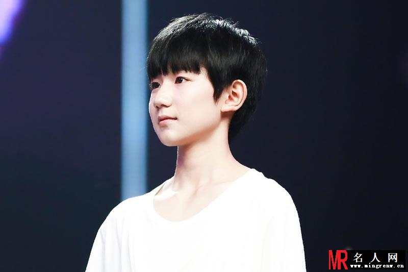 TFBOYS王源生活照 笑容甜美样子乖巧可爱(1)