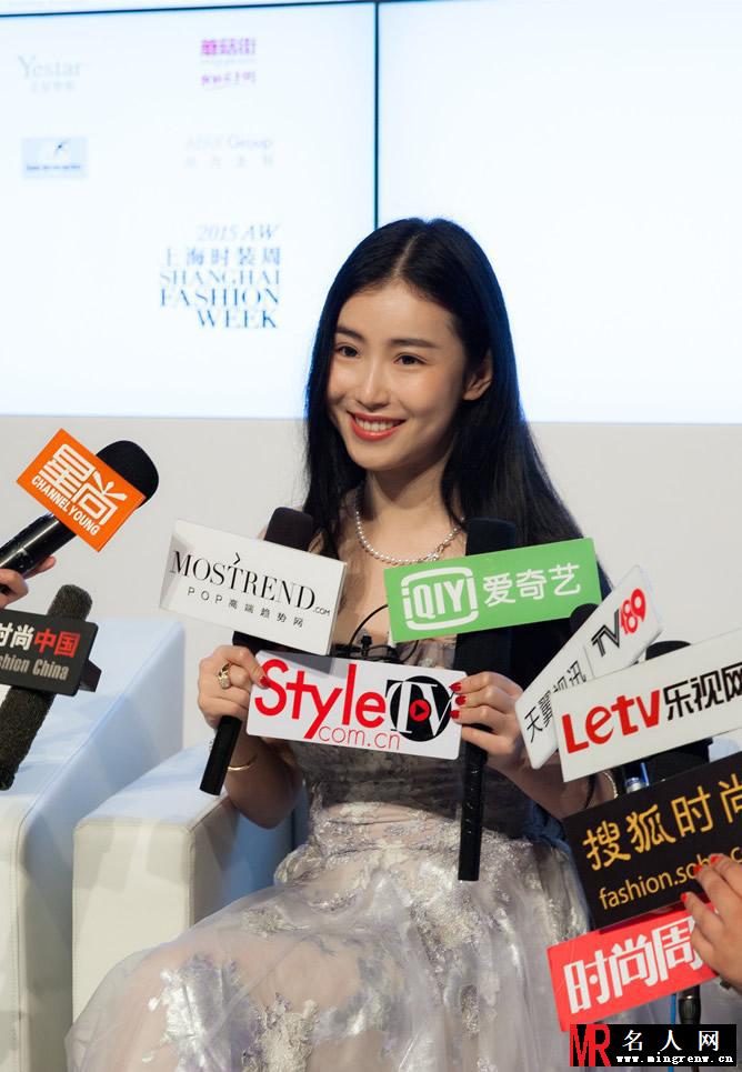 张辛苑跨界出战上海时装周 《女神的秘密》走秀惊艳(1)