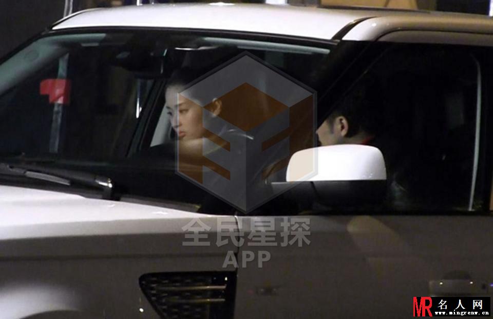 明道颖儿恋情曝光 当街暧昧拉扯(1)