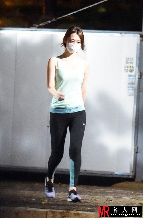f(x)雪莉恋情曝光 深夜与崔子约会(1)