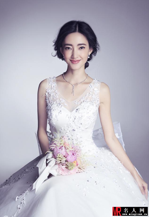 王丽坤浪漫婚纱写真 气质清新笑靥迷人(1)