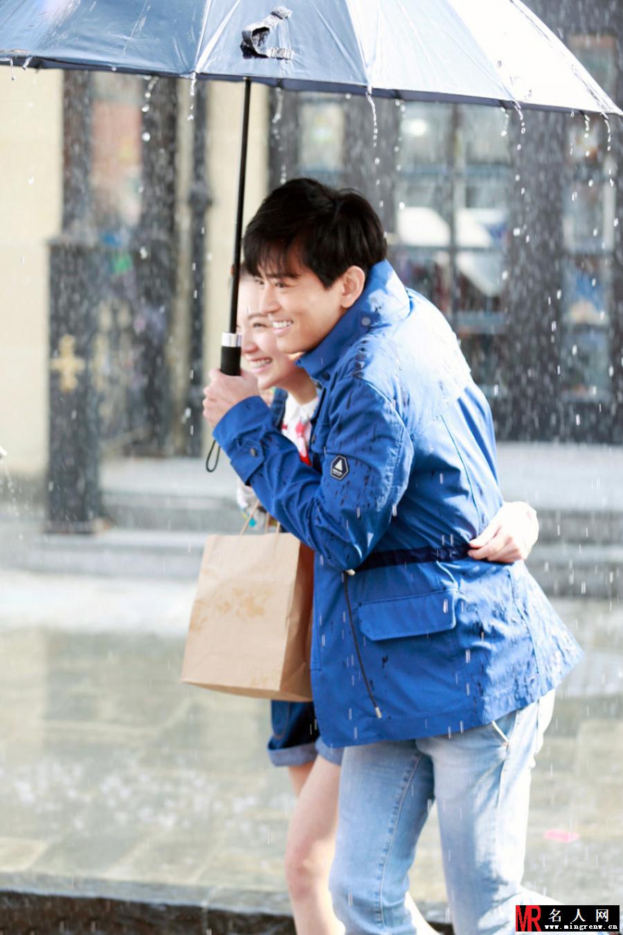 加油爱人陈晓东毛林林雨中演绎浪漫(1)