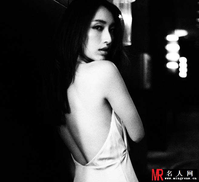 张俪女人三十玉颜轻髻 妩媚优雅更显女人(1)