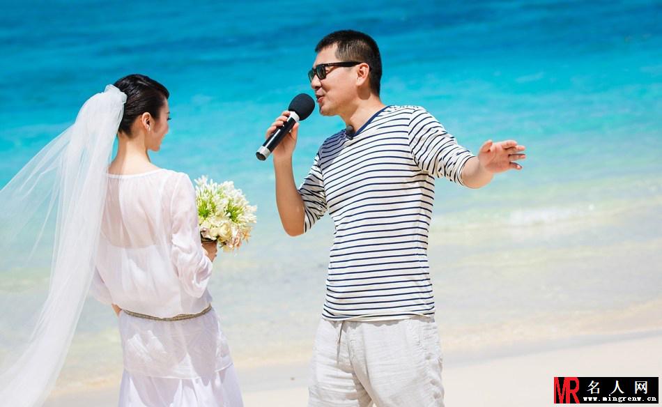 陈建斌蒋勤勤结婚8周年 补办婚礼浪漫湿吻(1)