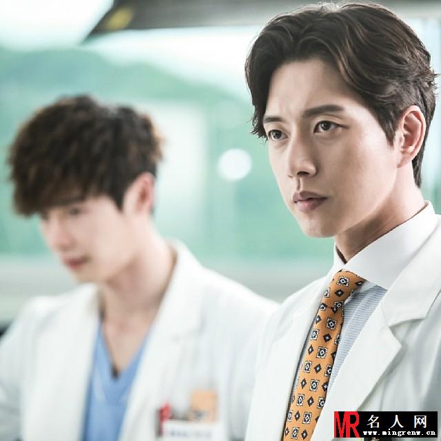 Doctor异乡人韩在俊剧照(1)