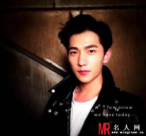 杨洋微博生活照集锦 展精致侧颜青春无敌(1)