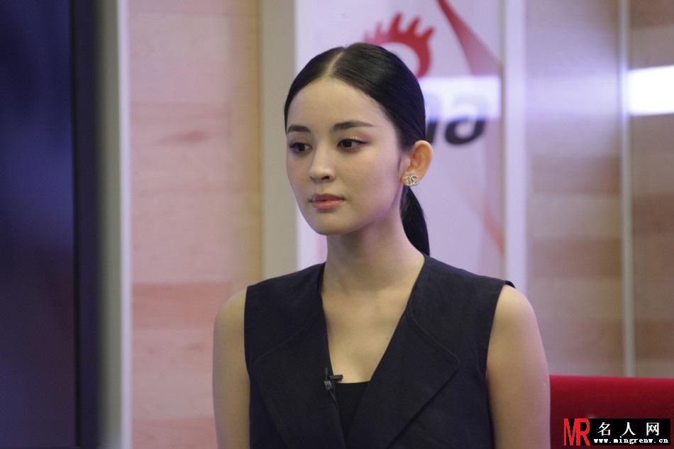 邓超柳岩携《分手大师》主创做客新浪(1)