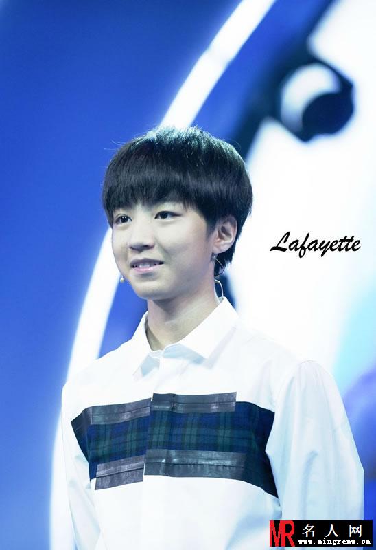 TFBOYS王俊凯《中国文艺》 两个虎牙可爱至极(1)
